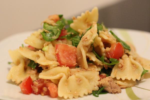 Thunfisch-Rucola-Nudelsalat